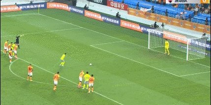 【中超】彭欣力首球福布斯戴帽 青岛5比0大胜深圳