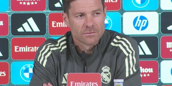 卡瓦哈尔与阿诺德谁首发？阿隆索：谁表现得更好，谁就能上场