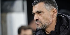 足球市场：从雪茄庆祝到染红离场，为何孔塞桑比丰塞卡更失败