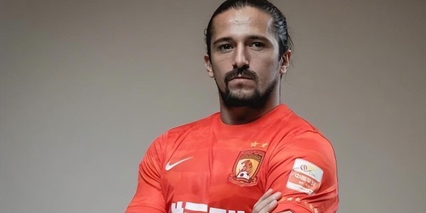 开云体育首页-韩镕泽离开海牛队后，球迷建议主帅引进郭全博补强，曾入选国足