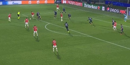 开云体育入口网址-【早报】CR7！欧冠滴神！